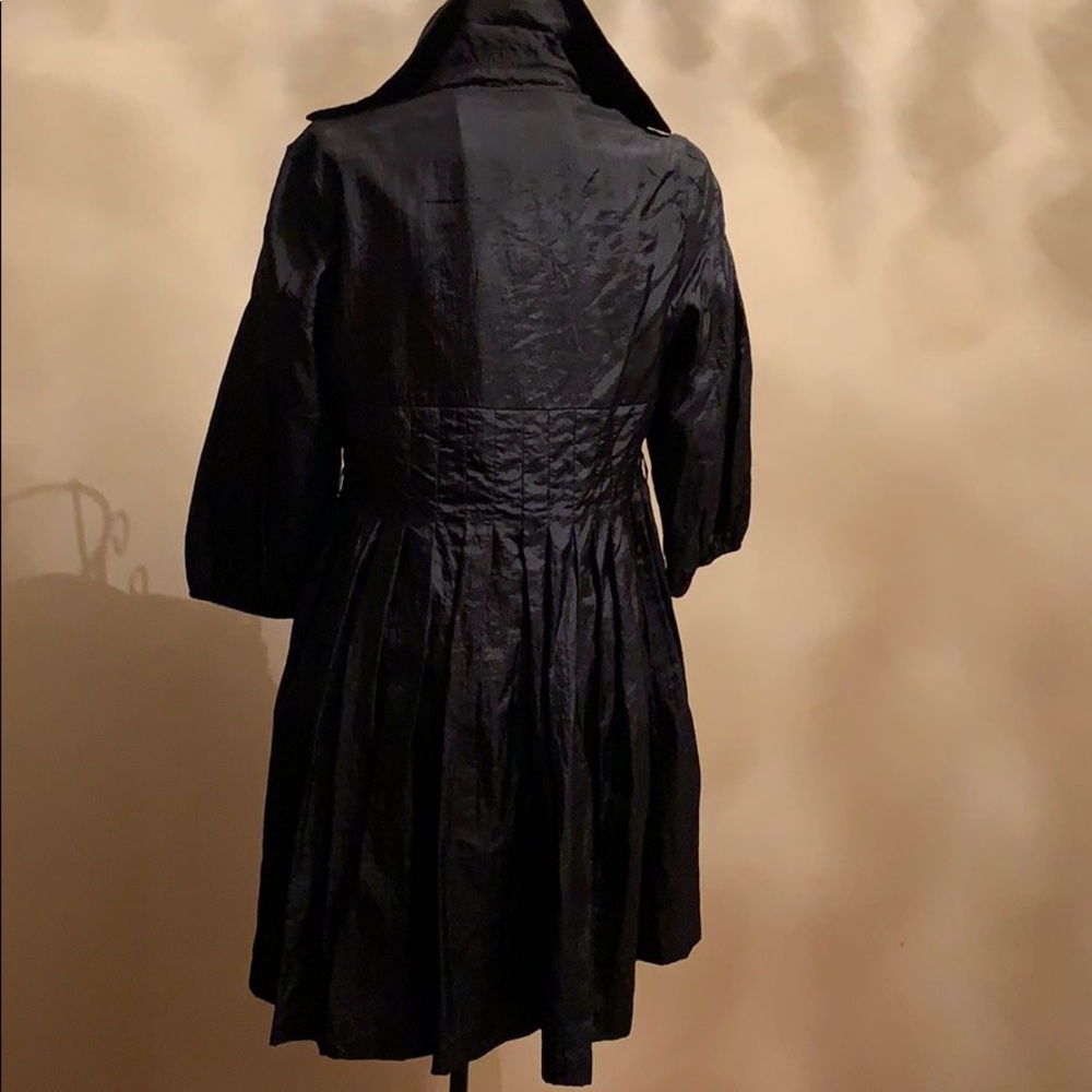 Stylish Raincoat ☔️ - Picture 4 of 6